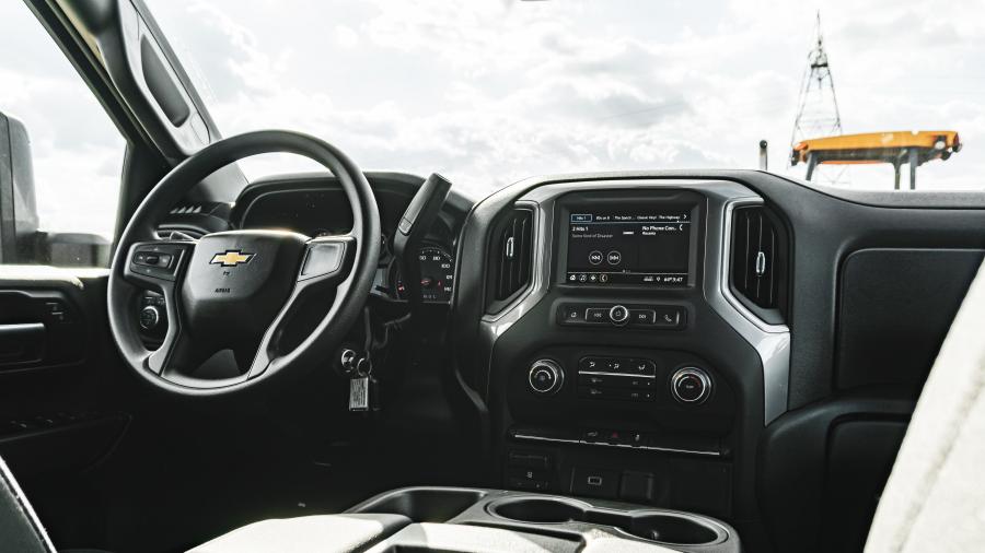 Торпедо Chevrolet Silverado 2500 HD Custom Crew Cab 2019 года  (фото 26 из 40)